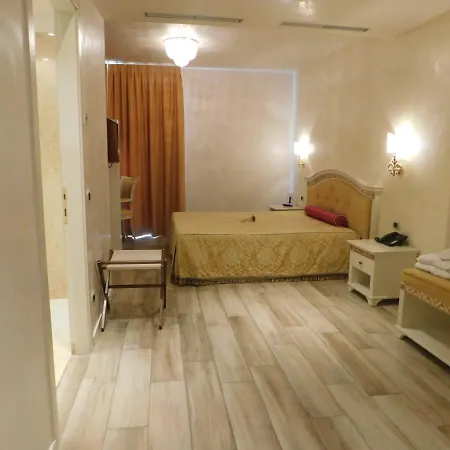 Palace & La Conchiglia D' Oro 4*