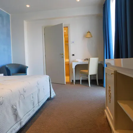 Palace & La Conchiglia D' Oro 4* ויצ'נצה