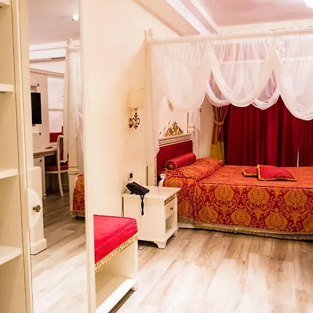 Palace & La Conchiglia D' Oro ホテル