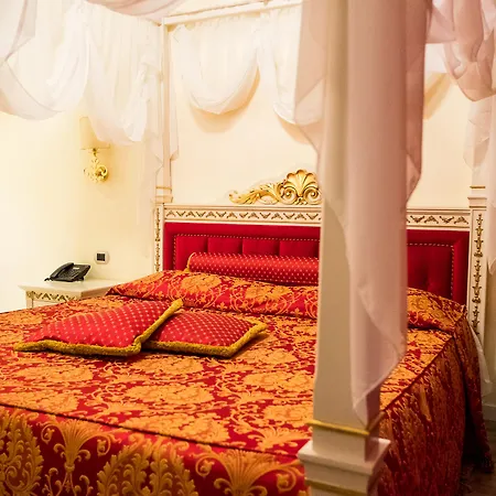 Hotel Palace La Conchiglia D' Oro 4*