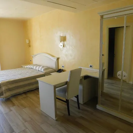 Ξενοδοχείο Palace & La Conchiglia D' Oro 4*